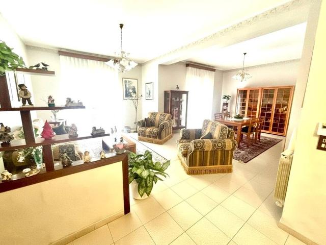 Appartamento in vendita a Giarre, Sicilia