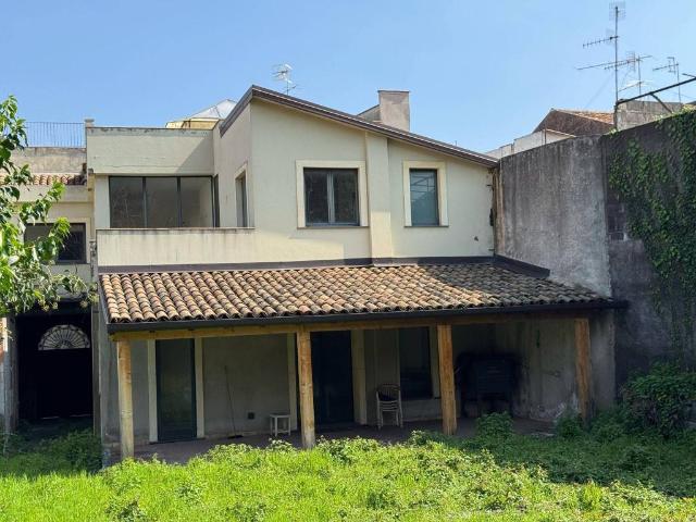 Villa Indipendente in vendita a Giarre, Sicilia