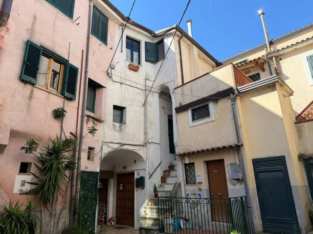 Appartamento in vendita a Giffoni Sei Casali, Campania