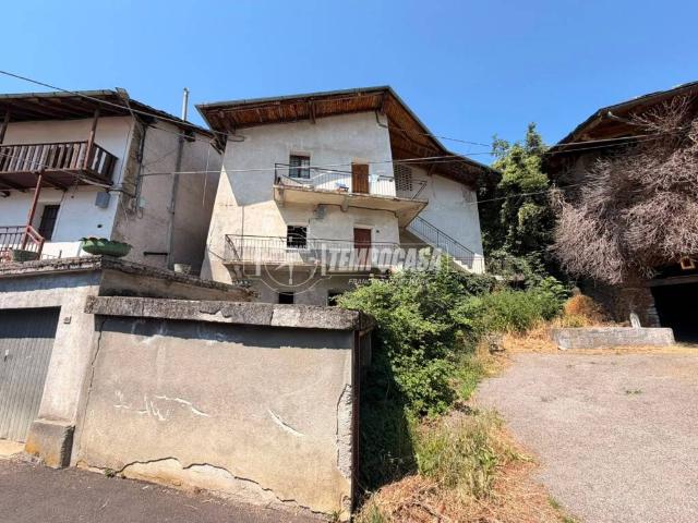 Villa Indipendente in vendita a Gignod, Aosta