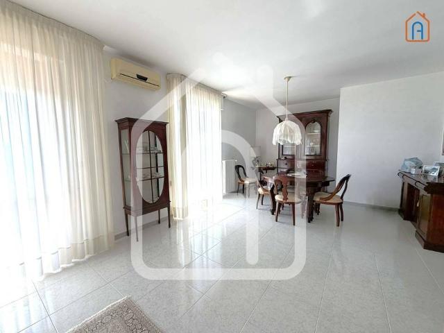 Appartamento in vendita a Giovinazzo, Bari