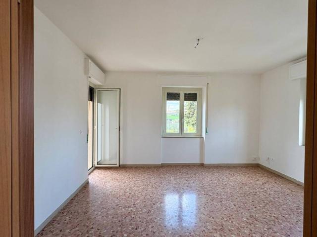 Appartamento in vendita a Zona Industriale di Colleranesco, Giulianova