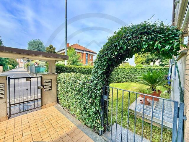 Appartamento in vendita a Giussano, Lombardia