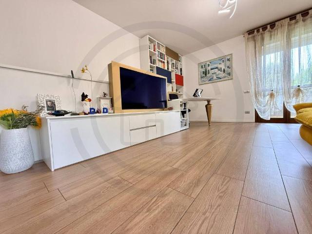 Appartamento in vendita a Giussano, Lombardia