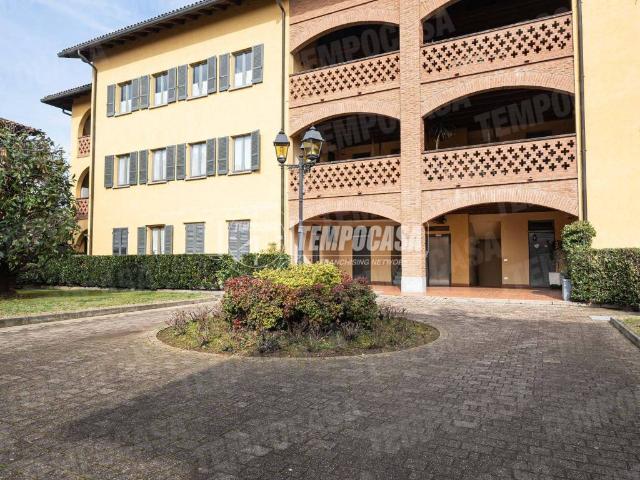 Appartamento in vendita a Giussano, Lombardia