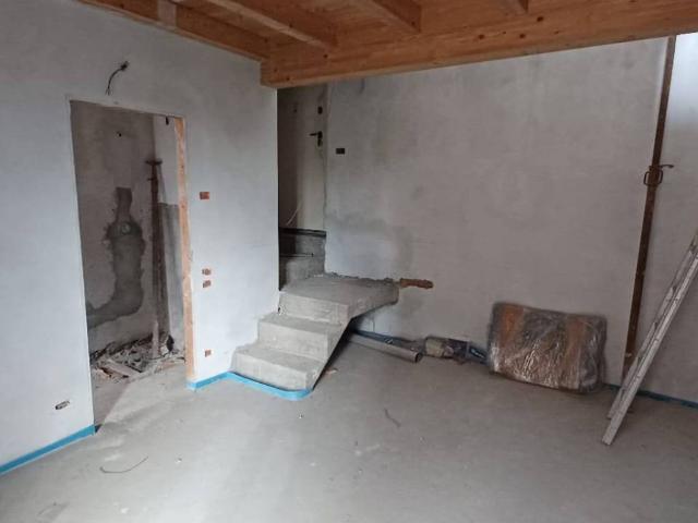 Appartamento in vendita a Robbiano, Giussano