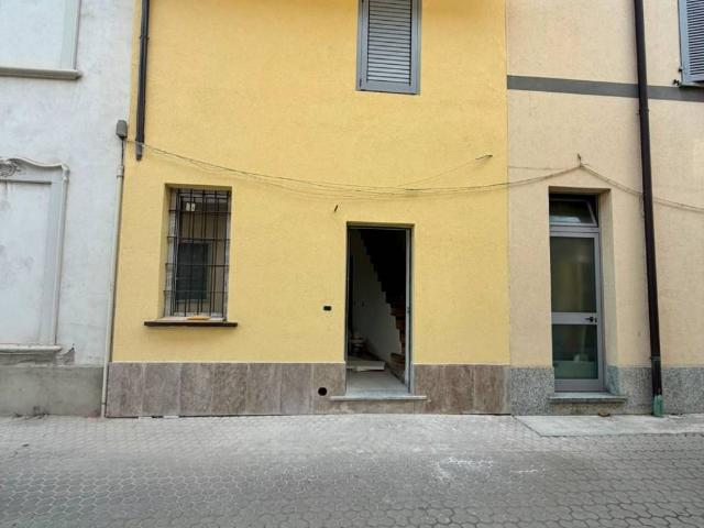 Appartamento in vendita a Giussano, Lombardia