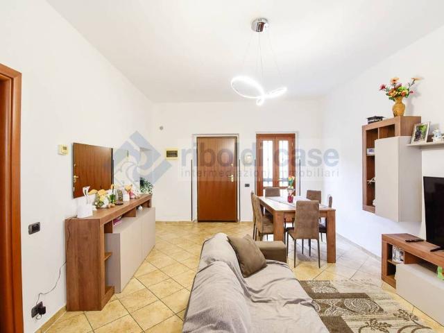 Appartamento in vendita a Robbiano, Giussano