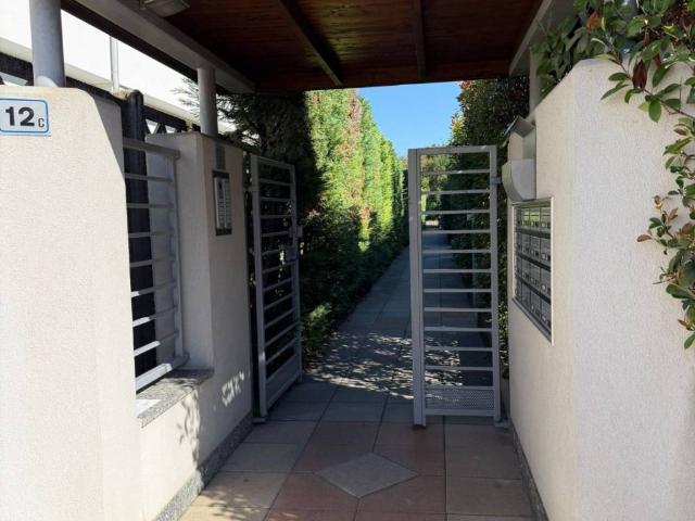 Appartamento in vendita a Giussano, Lombardia