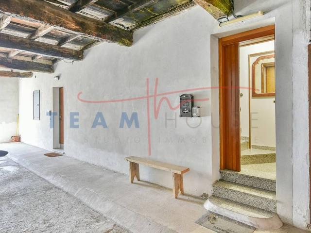 Appartamento in vendita a Giussano, Lombardia