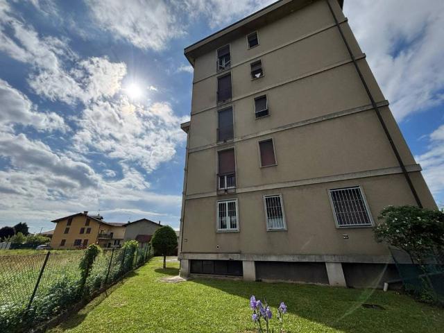 Appartamento in vendita a Verano Brianza, Lombardia