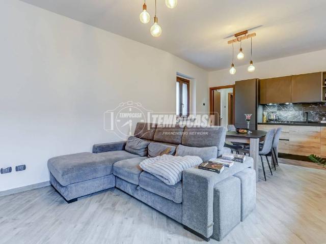 Appartamento in vendita a Golasecca, Lombardia