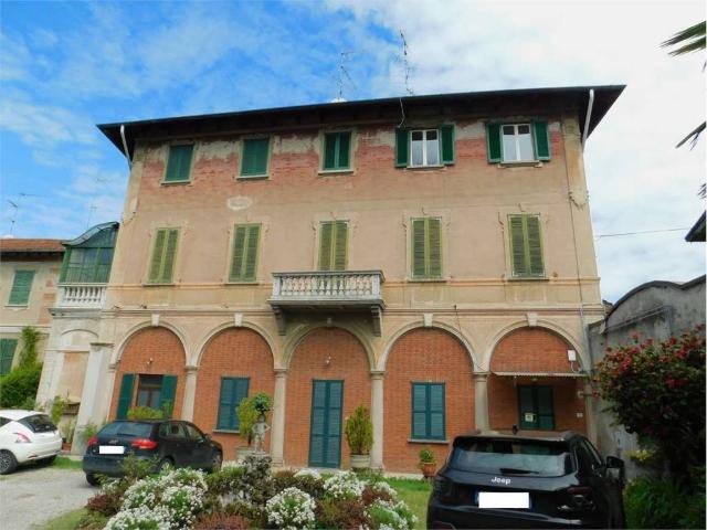 Appartamento in vendita a Golasecca, Varese