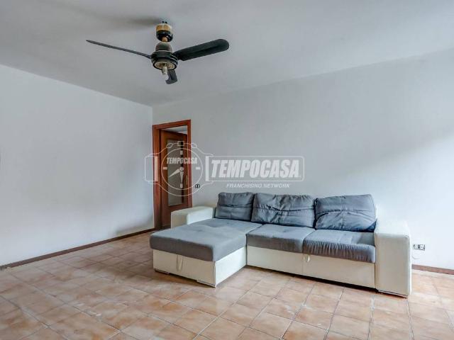 Appartamento in vendita a Golasecca, Lombardia