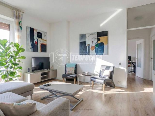 Appartamento in vendita a Golasecca, Lombardia