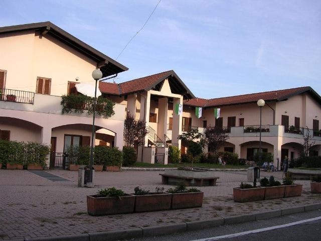 Appartamento in vendita a Golasecca, Lombardia