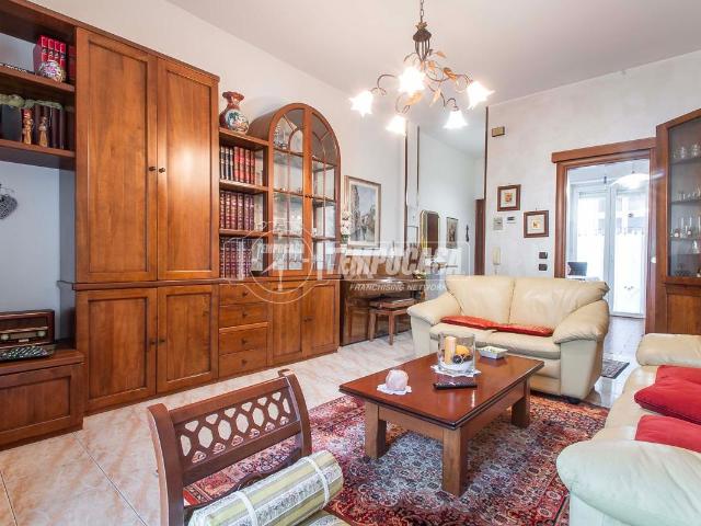 Appartamento in vendita a Gorla Maggiore, Lombardia