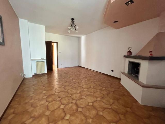 Appartamento in vendita a Gorla Maggiore, Lombardia