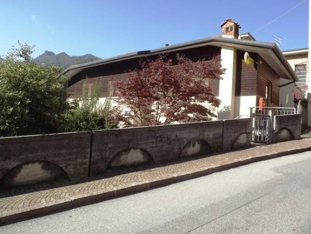 Appartamento in vendita a Gorno, Lombardia