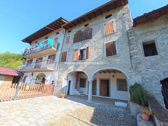 Appartamento in vendita a Gorno, Lombardia