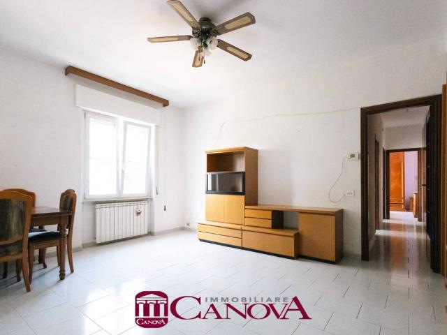 Appartamento in vendita a Grandate, Lombardia