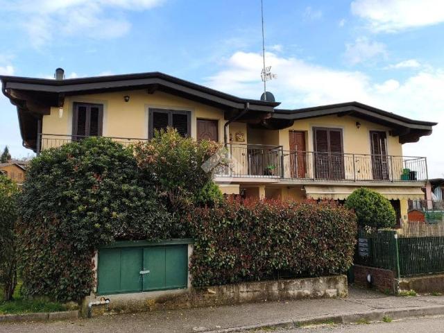 Appartamento in vendita a Grandate, Lombardia