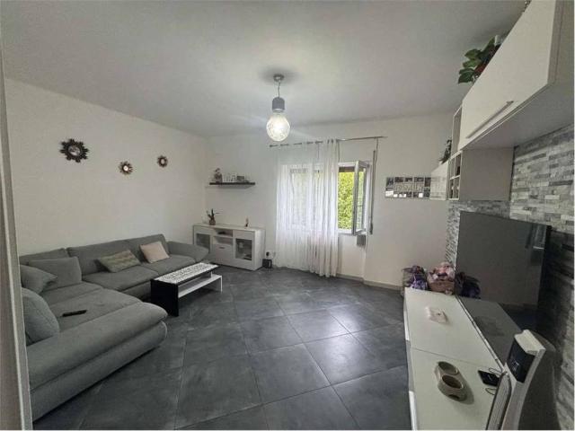 Appartamento in vendita a Grandate, Lombardia