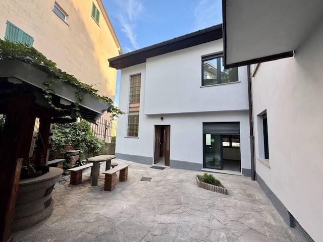 Appartamento in vendita a Grandate, Lombardia