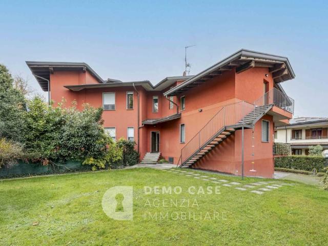 Appartamento in vendita a Grandate, Lombardia