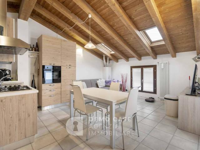 Appartamento in vendita a Grandate, Lombardia