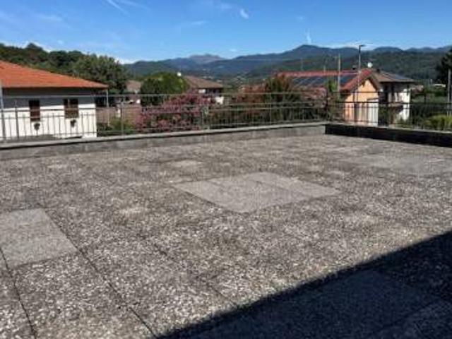 Appartamento in vendita a Grandate, Lombardia