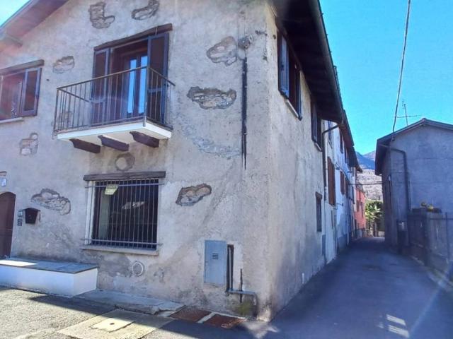 Appartamento in vendita a Grantola, Varese