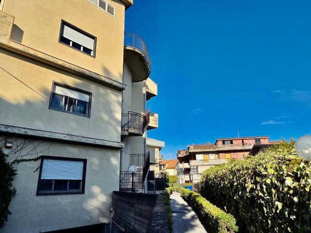 Appartamento in vendita a Gravina Di Catania, Sicilia