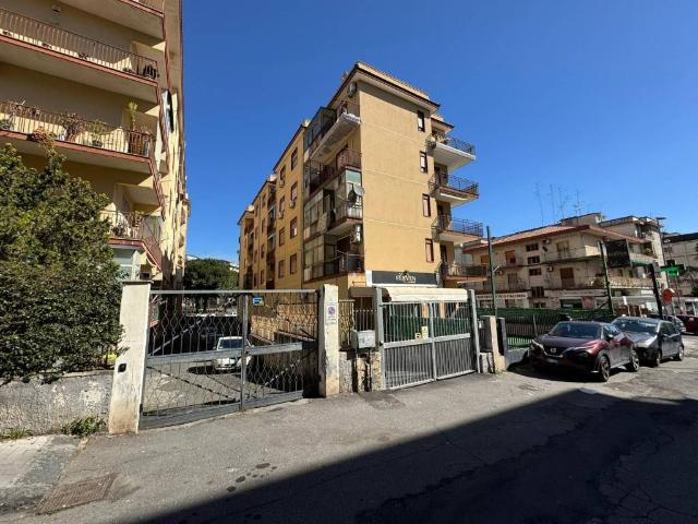 Appartamento in vendita a Fasano, Gravina Di Catania
