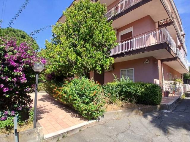 Appartamento in vendita a Fasano, Gravina Di Catania