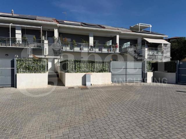 Appartamento in vendita a Gravina Di Catania, Sicilia