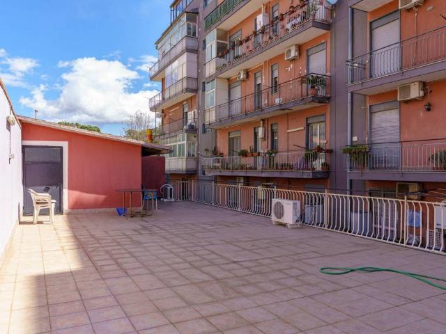 Appartamento in vendita a Gravina Di Catania, Sicilia