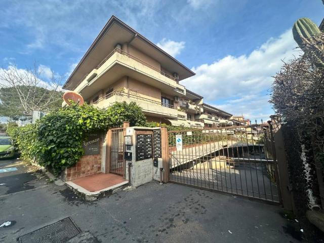 Appartamento in vendita a Gravina Di Catania, Sicilia