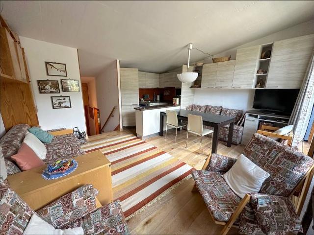 Appartamento in vendita a Gressan, Aosta