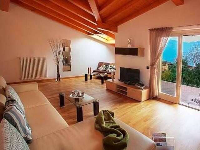 Appartamento in vendita a Griante, Lombardia