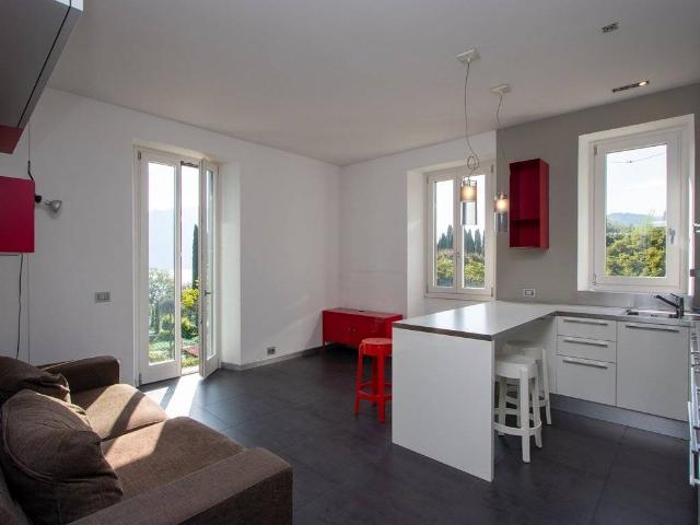 Appartamento in vendita a Griante, Lombardia