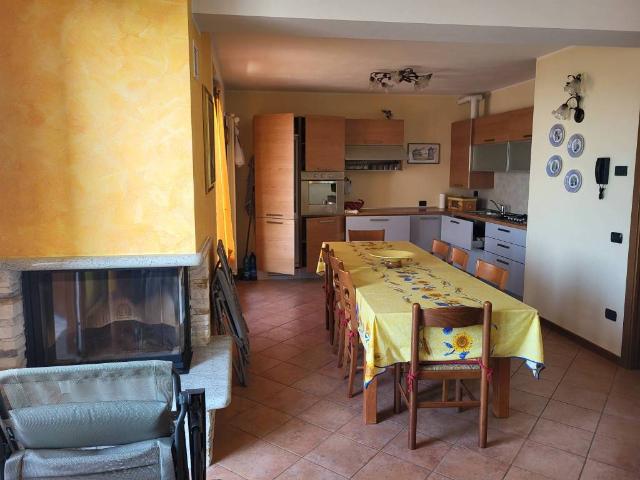 Appartamento in vendita a San Fermo, Grone