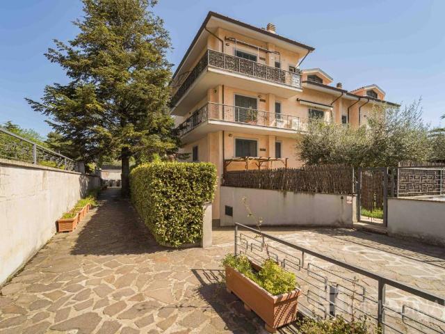 Appartamento in vendita a Squarciarelli, Roma Capitale