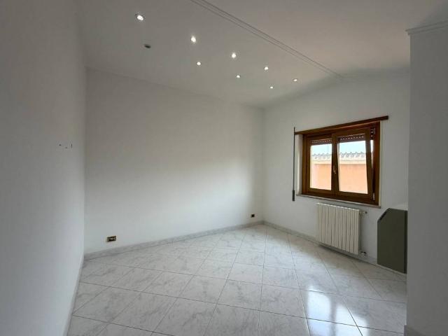 Appartamento in vendita a Squarciarelli, Roma Capitale