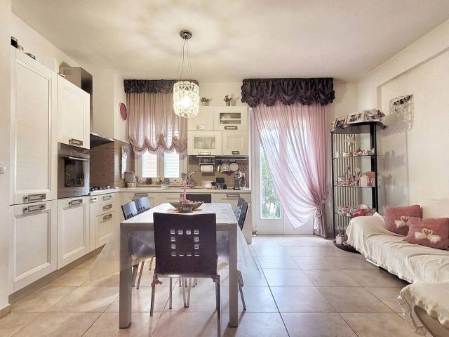Appartamento in vendita a San Francesco, Marche