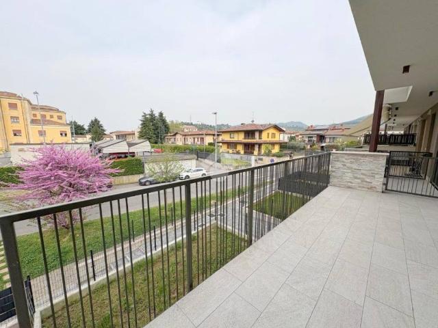 Appartamento in vendita a Grumello Del Monte, Lombardia