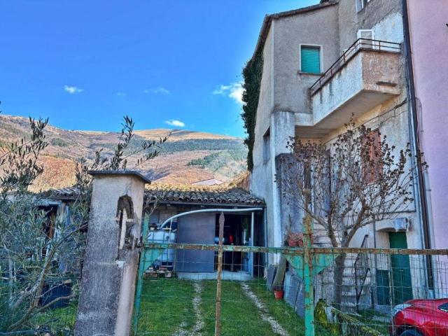 Appartamento in vendita a Gualdo Tadino, Umbria