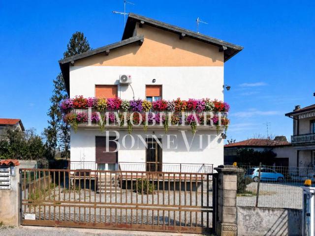 Appartamento in vendita a Guanzate, Como