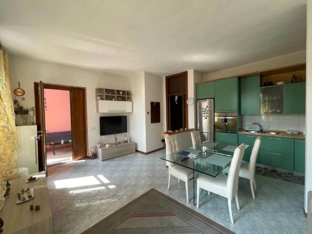 Appartamento in vendita a Guanzate, Lombardia