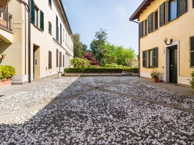 Appartamento in vendita a Guanzate, Lombardia